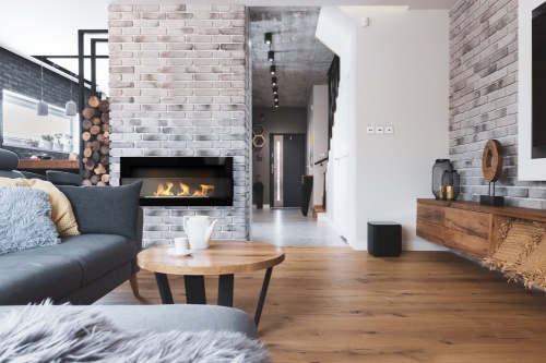 biokominek_900x400_czarny_polysk_z_szyba_aranzacja_02_1