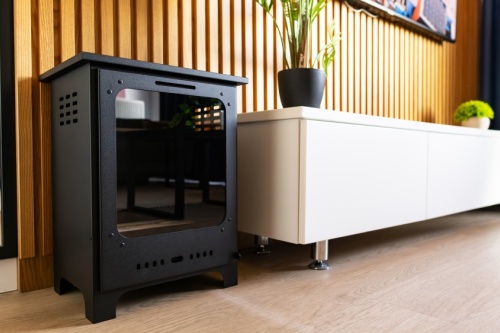 biokominek_koza_mini_czarny_mat_z_szyba_aranzacja_10