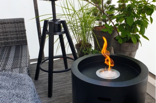 biokominek_moon_czarny_aranzacja_04