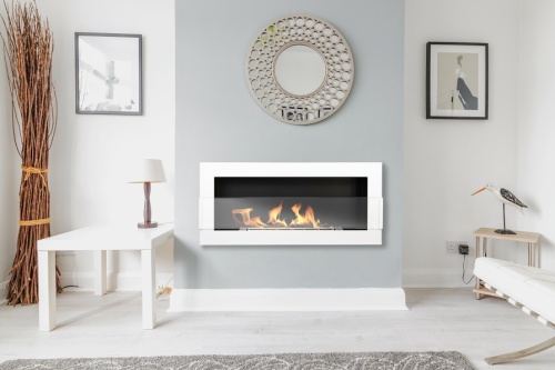 biokominek_wiszacy_bialy_polysk_z_szyba_aranzacja_01