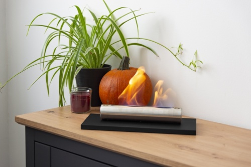 biokominek_wolnostojacy_stainless_czarny_mat_aranzacja_01