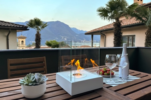 biokominek_wolnostojacy_sunset_garden_mini_bialy_aranzacja_1