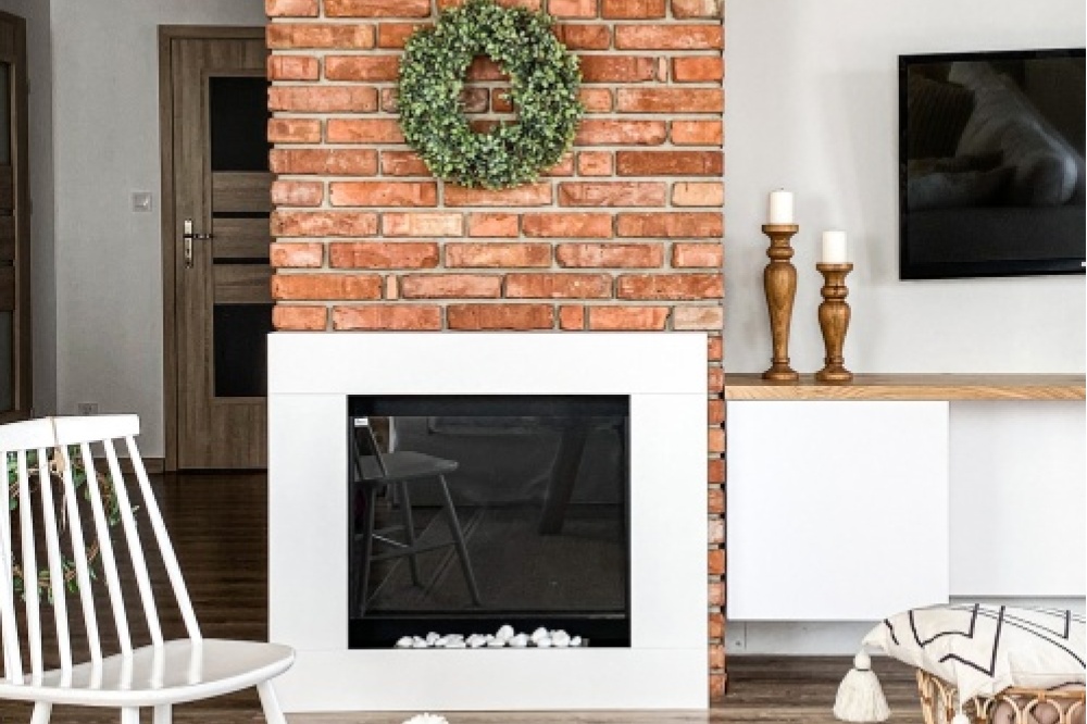 biokominek_asne_bialy_z_szyba_aranzacja_01