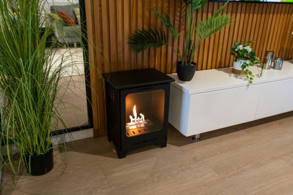 biokominek_koza_mini_czarny_mat_z_szyba_aranzacja_09