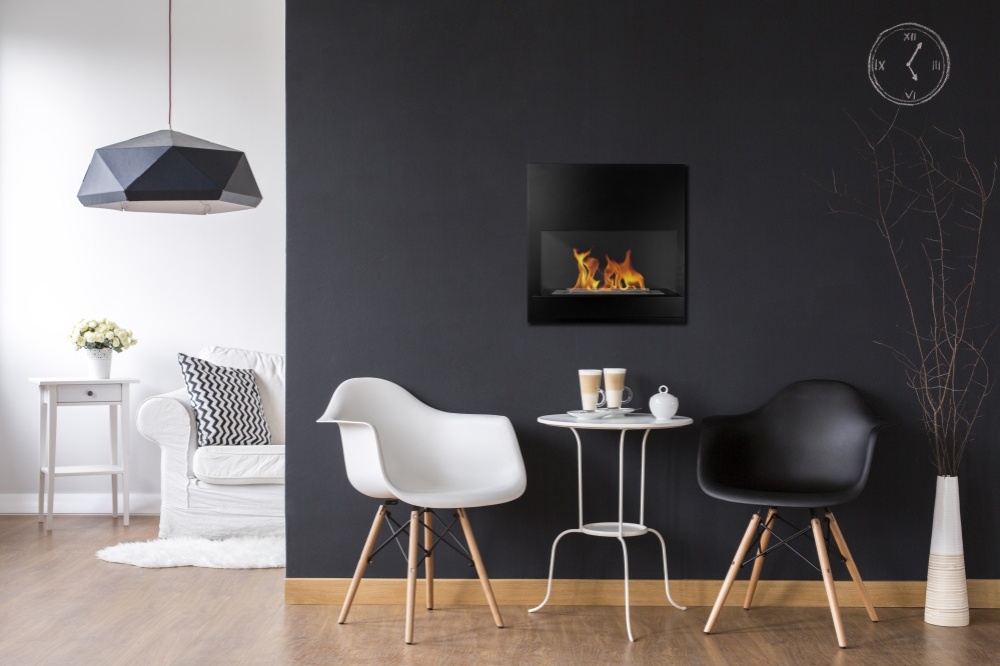 biokominek_wiszaczy_board_czarny_z_szyba_aranzacja_01