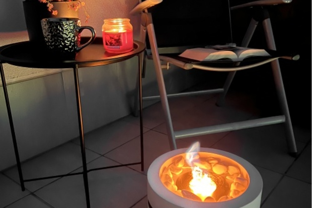 biokominek_wolnostojacy_moon_mini_bialy_aranzacja_04